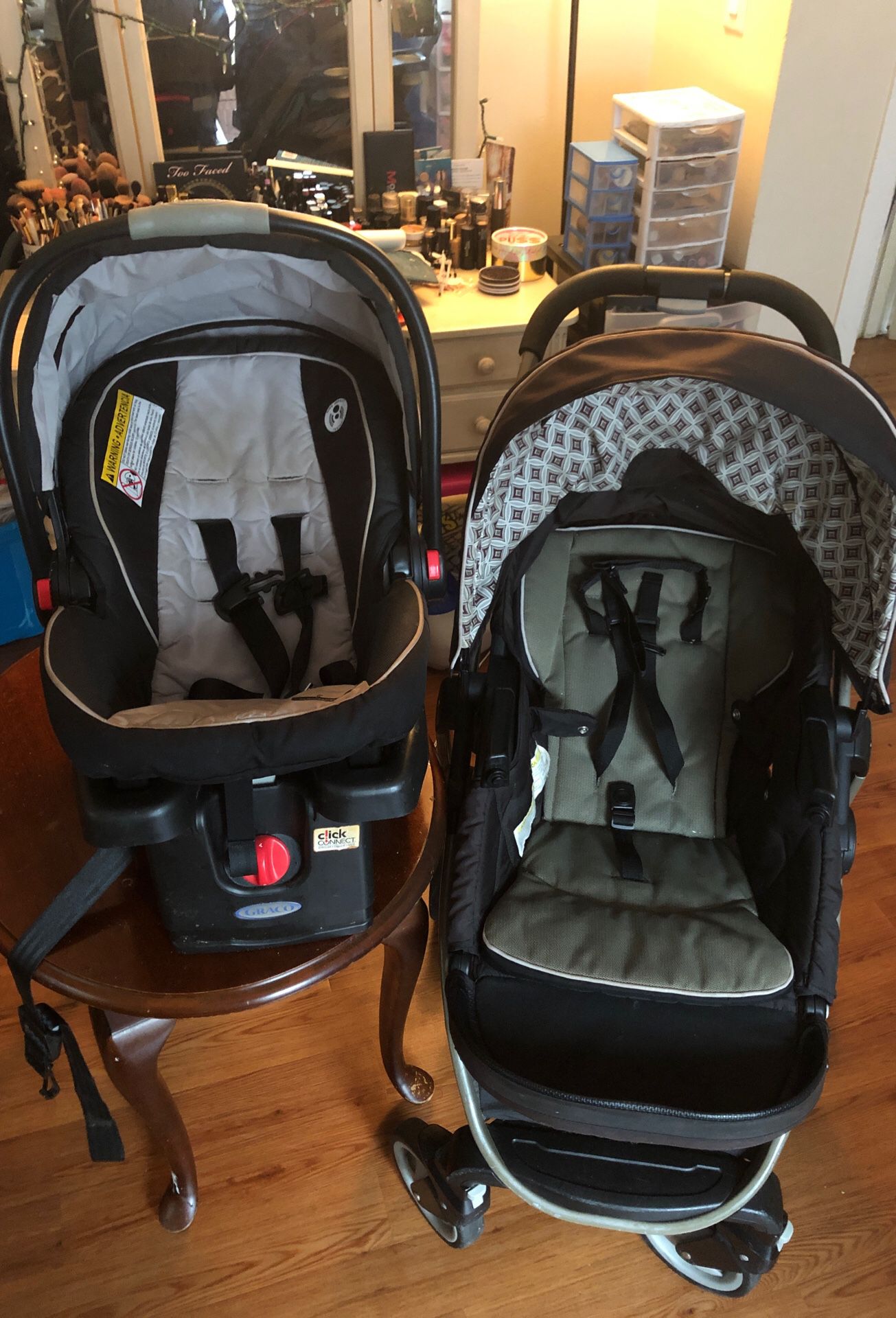 Graco Click Connect Stroller & Car seat
