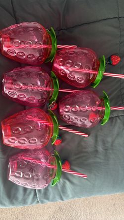 Strawberry Shape Plastic Cups with Straws – Set of 6
