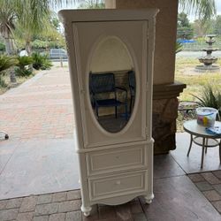 Wardrobe With Mirror And Drawer