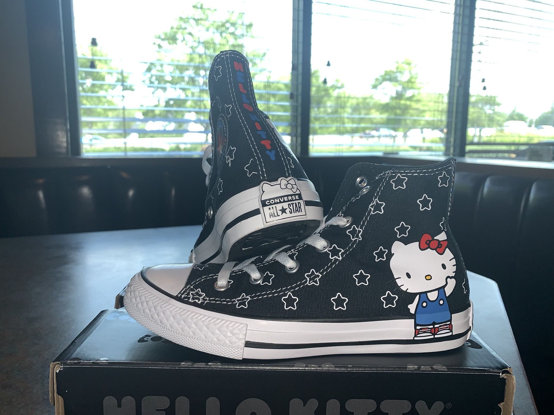 Converse Hello kitty