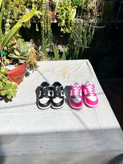 Toddler Nike shoes size 8C (2 pairs)