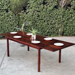 Danish Modern Mid Century Vintage MCM Rosewood Extendable Dining Table (FREE Delivery)