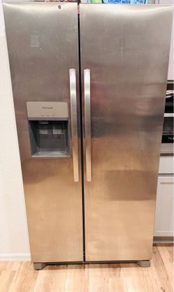 Frigidaire Refrigerator side by side