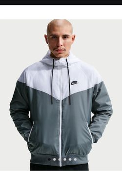 Nike sportswear windbreaker size large new