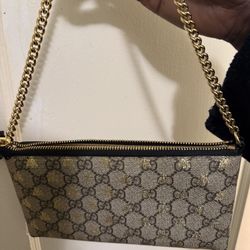 GG Supreme Bee Wallet On Chain