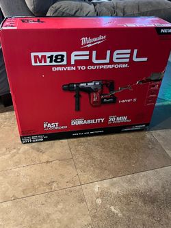 Milwaukee M18 FUEL 18V Lithium-lon Brushless Cordless 1-9/16 in. SDS-Max Rotary Hammer Kit w/ Two 8.0Ah Batteries & Hard Case
