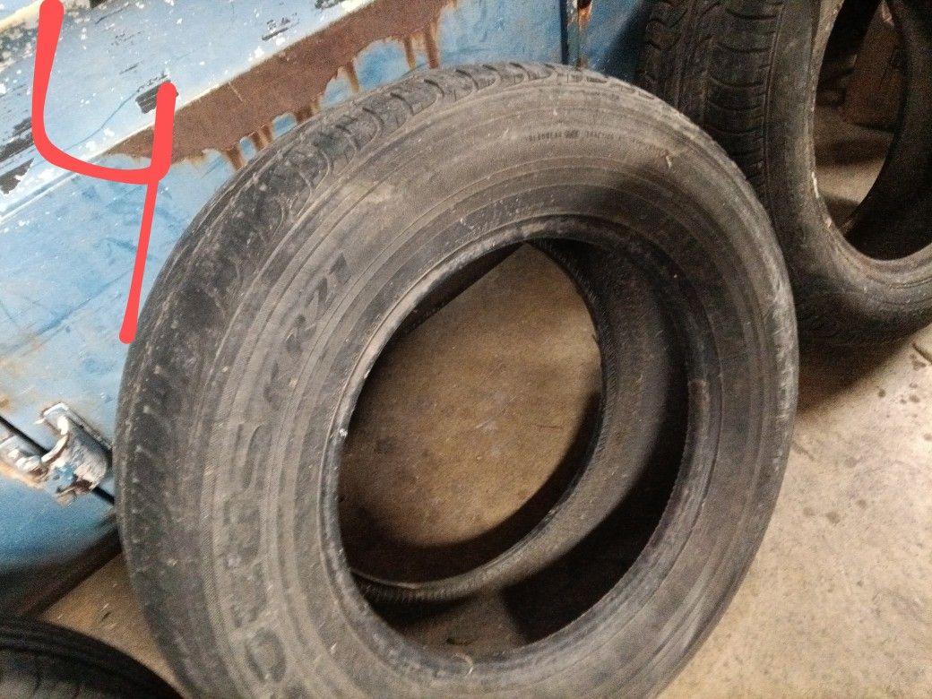 Solus KR21 Tire__285/65R16 $10