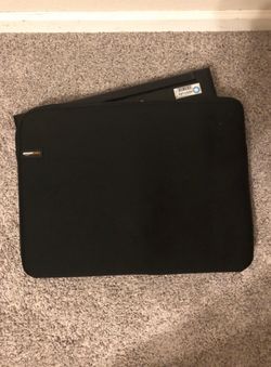 Laptop Case - Large Amazon Basics