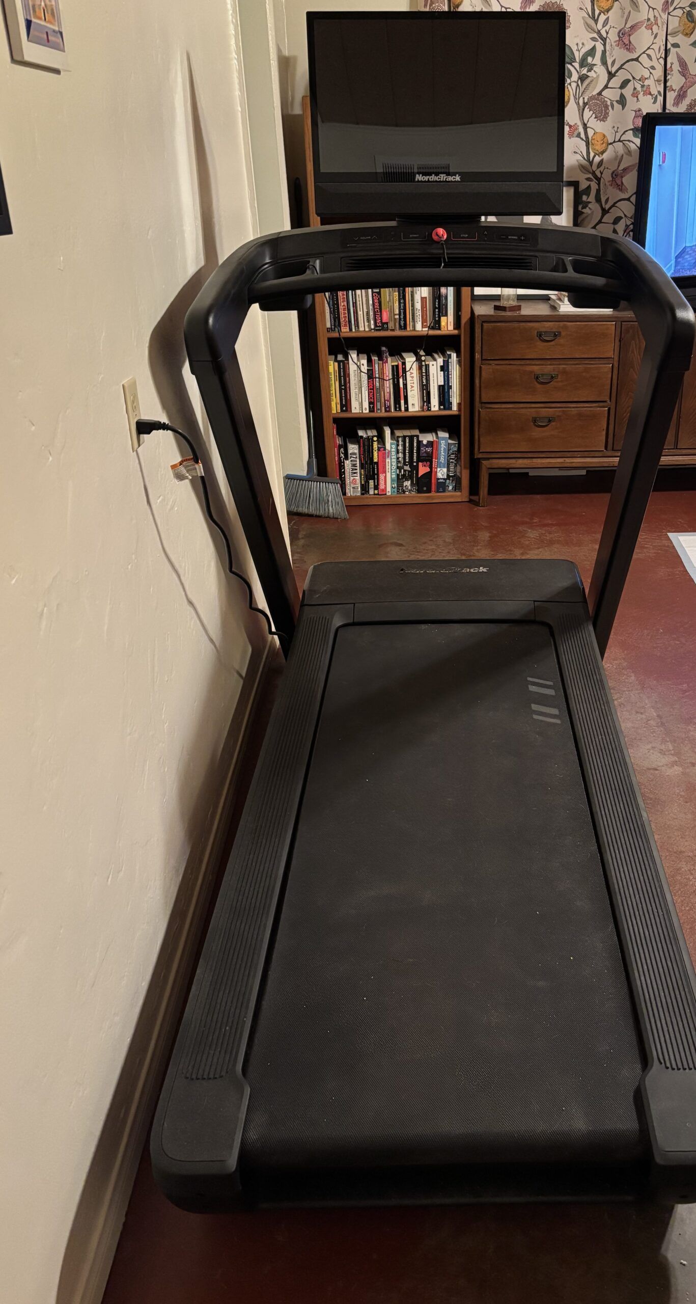 2010 Bowflex Incline Treadmill Needs Some Love but Still Solid - Pittsburgh, PA