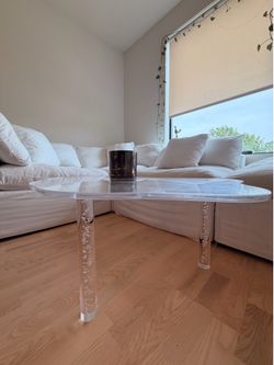 Resin Cloud Shape Clear Coffee Table with 3 Solid Bubble Legs.