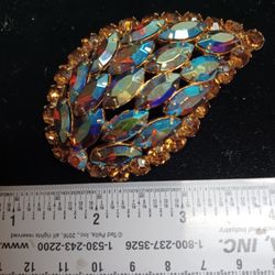 Stunning Vintage Rhinestone Pin