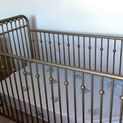 Metal Crib And Changing Table 