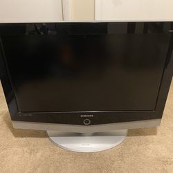 32” Samsung HD Flat Screen TV