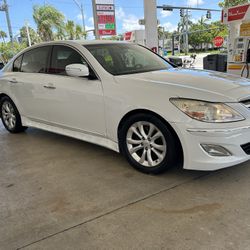 2013 Hyundai Genesis…3.8..V6