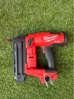 Milwaukee M18 FUEL 18-Volt Lithium-Ion Brushless Cordless Gen II 18-Gauge Brad Nailer (Tool-Only)