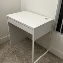 IKEA Micke Desk