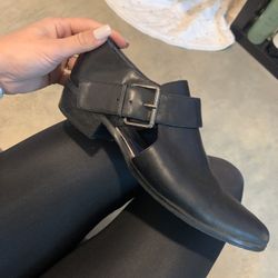 Tahari booties Size 7.5