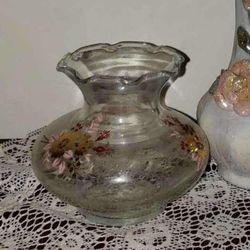 VINTAGE HAND PAINTED GOLD BURGUNDY FLORAL ROSE FLOWER VASE GOLD GLASS DISPLAY DISH TABLE DECOR