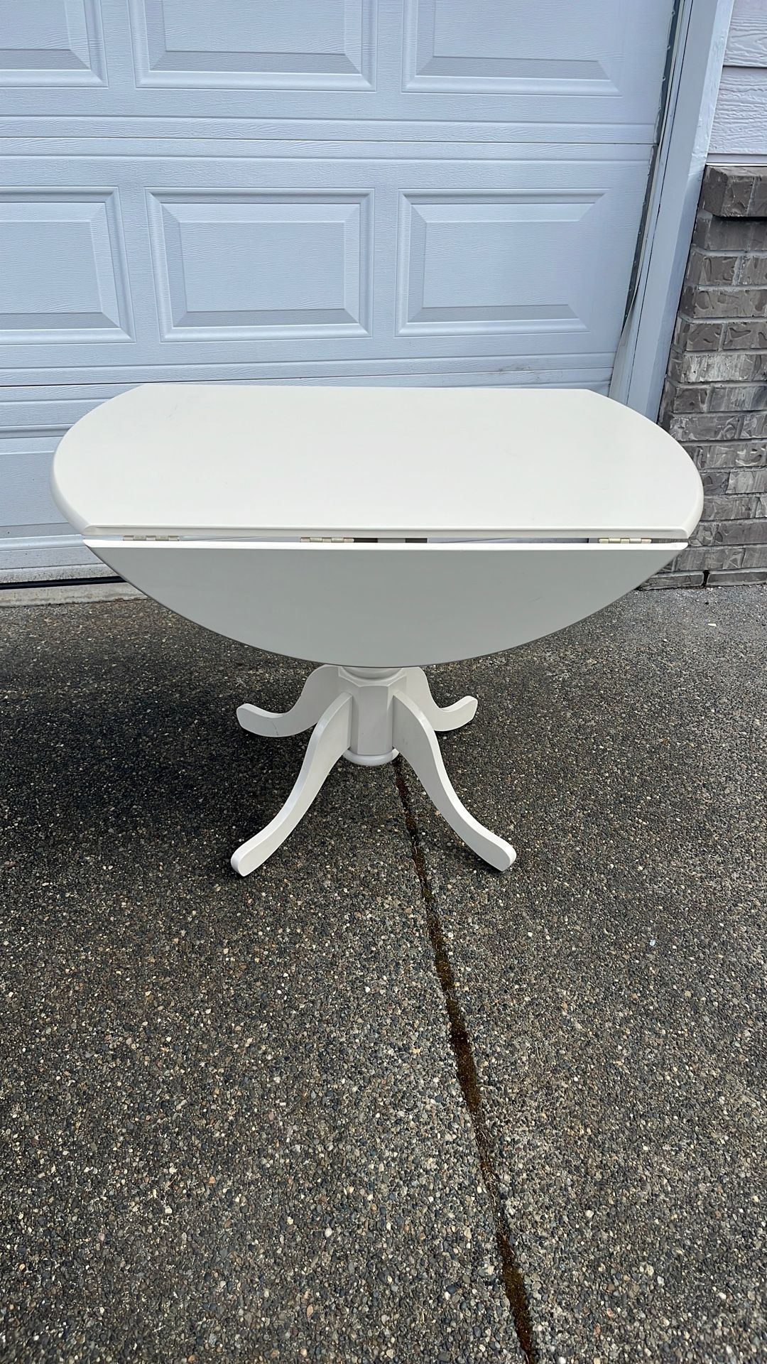 Round Pedestal Table