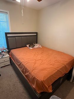 Queen Size Bed Frame – Excellent Condition