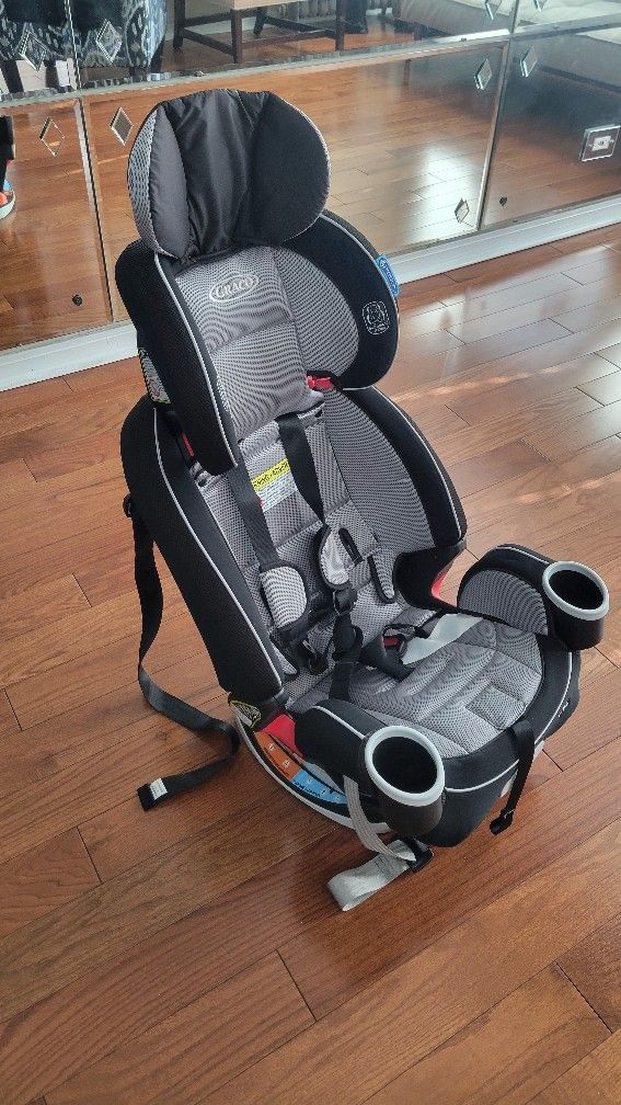 Car Seat Like New No Scratch Very Clean Is For A New Born And A Toddler Child