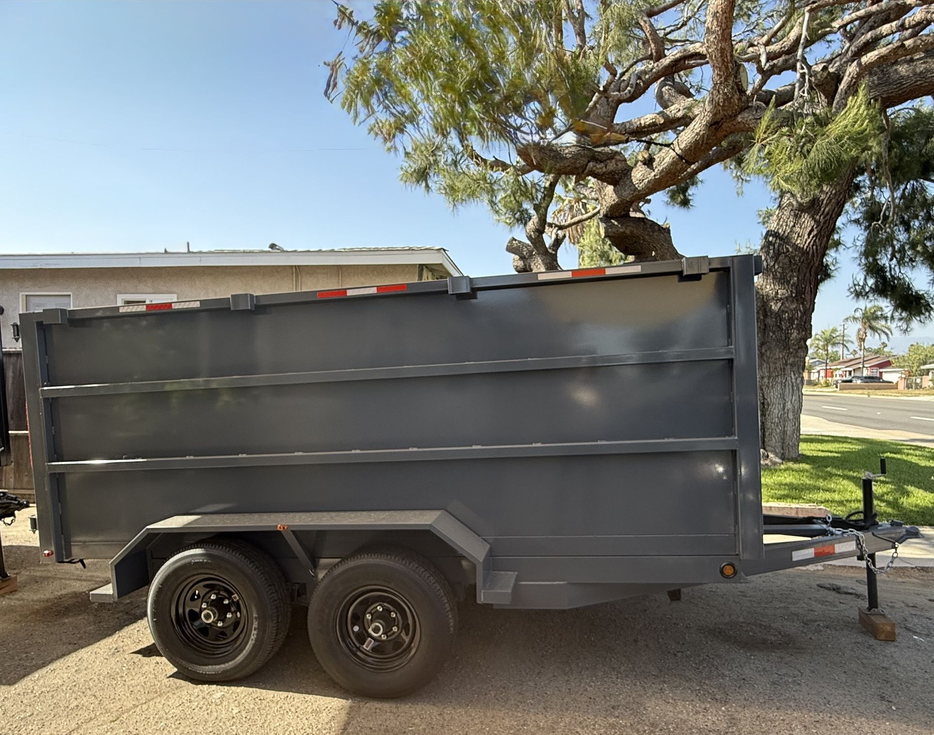 New Hydraulic Dump Trailer