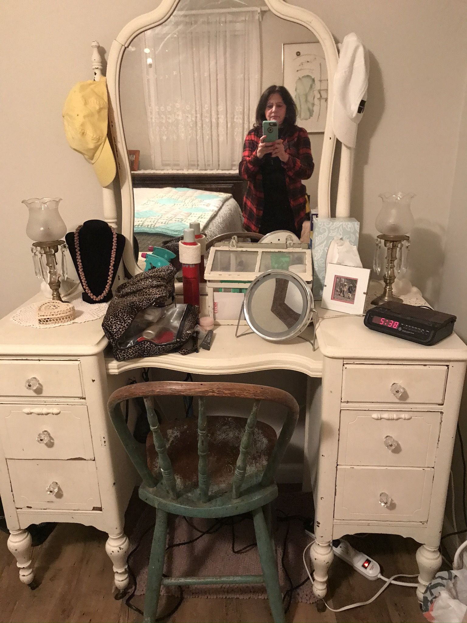 Antique Chubby Chic Painted Make Up Table