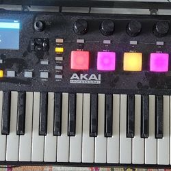 Akai Professional Advance 49 Midi Keyboard