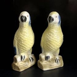Vintage Antique Pair Of 2 Hand Painted Yellow And Blue Parakeet Parrot Tropical Pet Bird Glazed Ceramic Figurine Home Garden Decoration Ornament