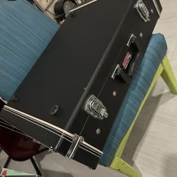 Gator Gig-Box Jr. All-In-One Pedal Board and 3x Guitar Stand Combo Case