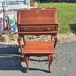 Vintage Solid Cherry Wood Queen Anne Slant-Front Desk & Matching Stool – Fred Egerter & Son