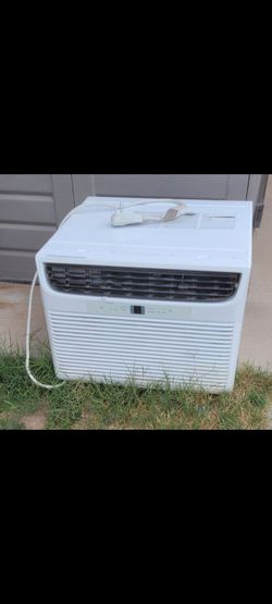 FRIGIDAIRE 28,000 BTU WINDOW AIR CONDITIONER
