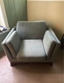 Article Sven Arm Chair