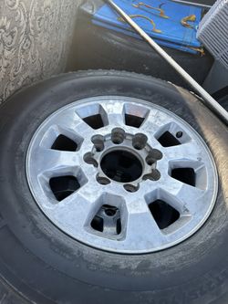 18-inch wheel designed as a reproduction for heavy-duty GM trucks like the GMC Sierra 2500/3500.