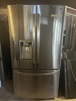 Lg Refrigerator $599