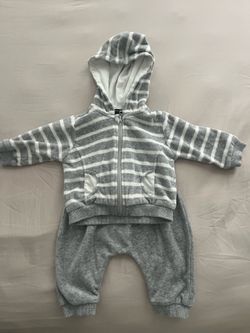 Baby clothes, Size from 3 to 9 months.