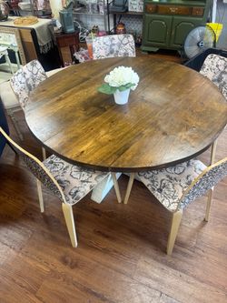 Very heavy Beautiful solid wood table