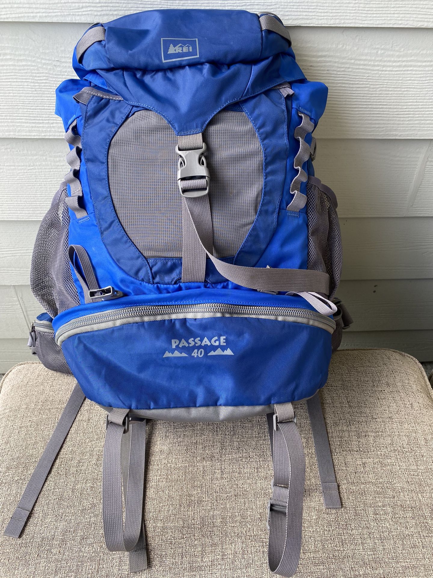 REI 40 Liter Kids Youth Multi day Hiking Backpack Obo