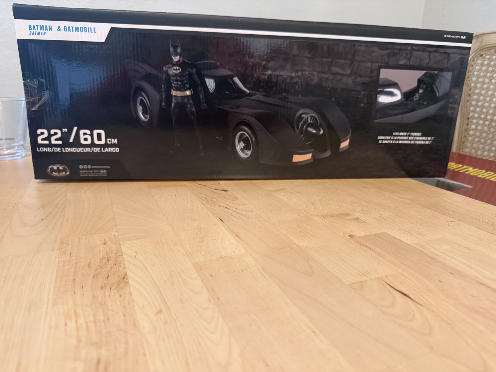 Gold Label Collection Batmobile + Batman