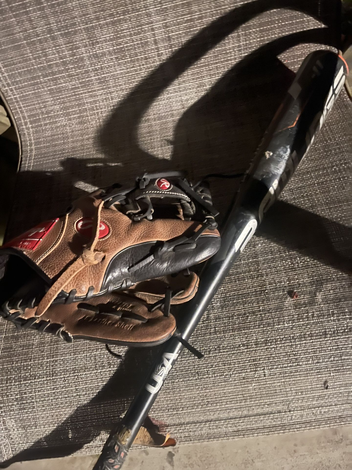 baseball gear ,baseball bat, baseball glove