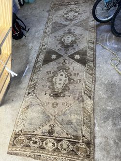 Authentic Persian Rug. vintage .