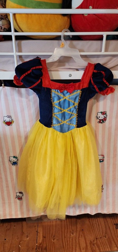 Halloween Costume Snow White