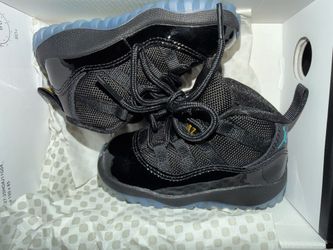 Jordan 11 black/gamma