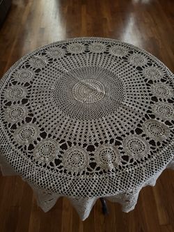 Vintage Round Crochet Lace Tablecloth