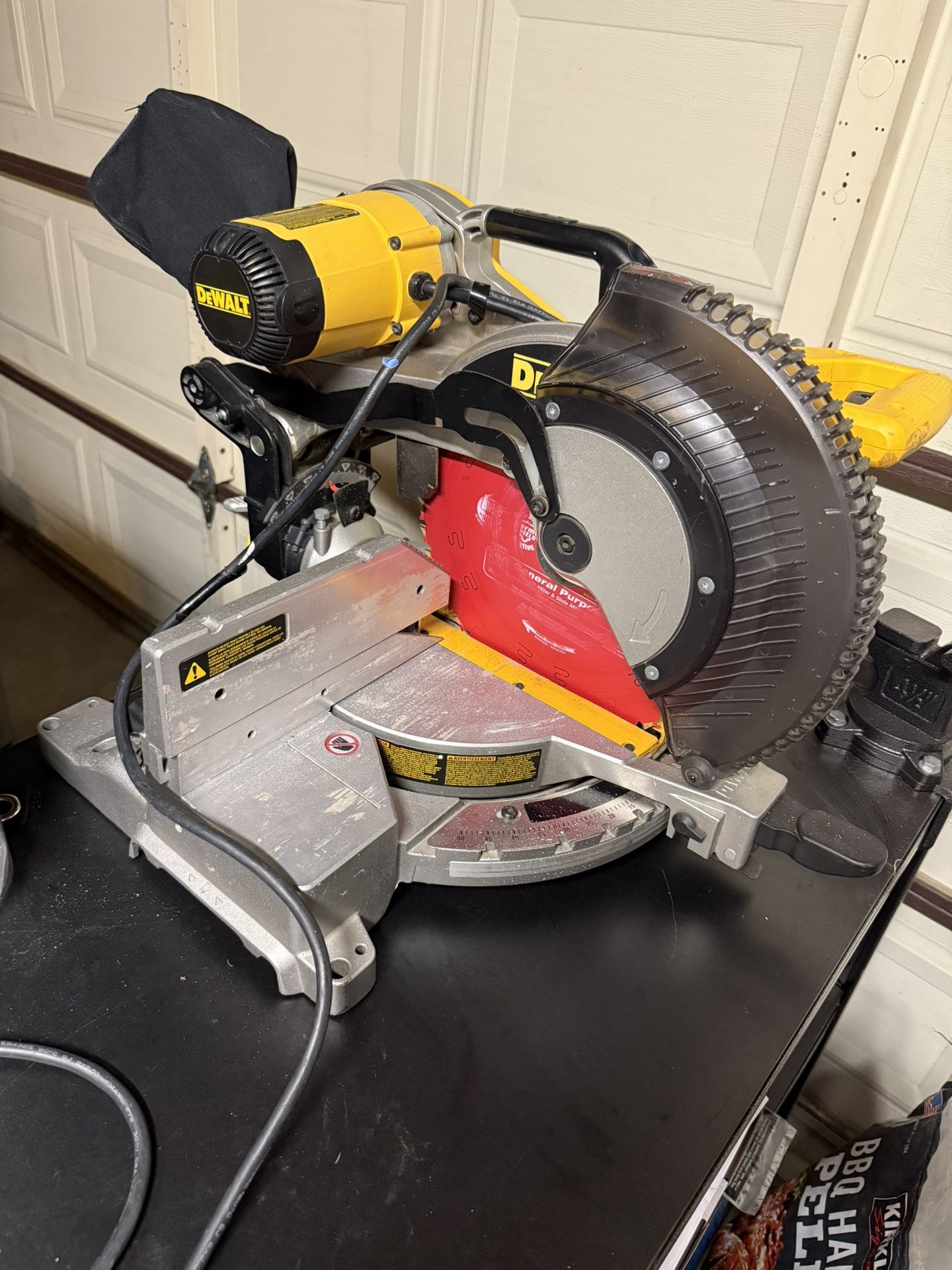12” Dewalt Double Bevel Compound Miter Saw