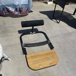 Hip Thrust Machine 