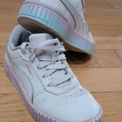 Size 2C - PUMA Soft Foam Vikky White Pink And Blue