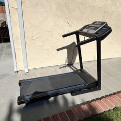 XTERRA Fitness Premium Folding Smart Treadmill TR150
