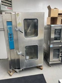 Alto Shaam Convection Steam Oven with roll in Rack