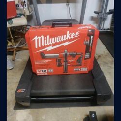 M12 Milwaukee Hammervac 